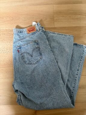 Levi Wide Leg, High waist Jean